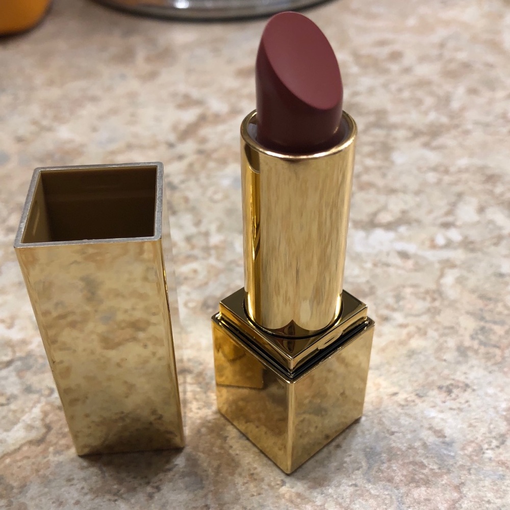 Estée Lauder Pure Color Envy lipstick